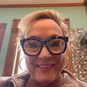 Meet your Posher, Anne